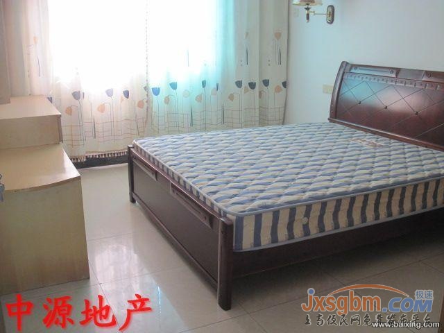 上高《四中附近》3楼，家具家电全配，好停车！