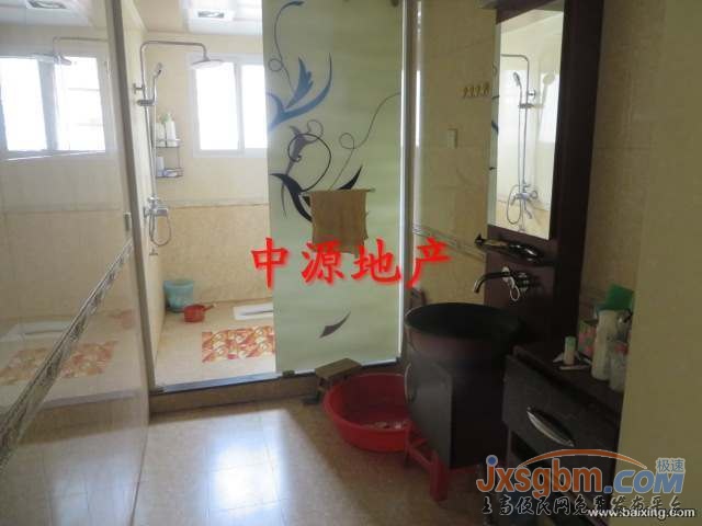 上高新城区旁小区房5楼，硬装13万，产权车库23平