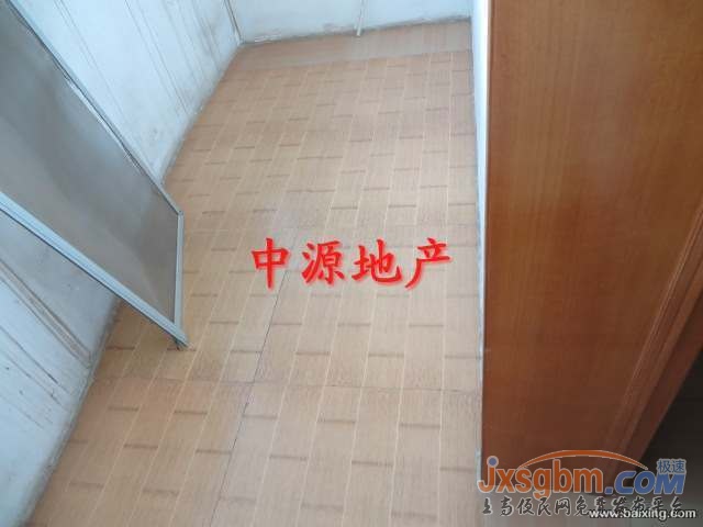 上高和平路4楼，家具家电全配很多是新的，有地下室！