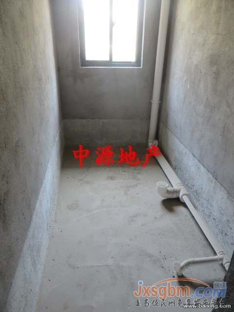 高盛欧锦名城，毛坯，带地面车库，已三通，边间！