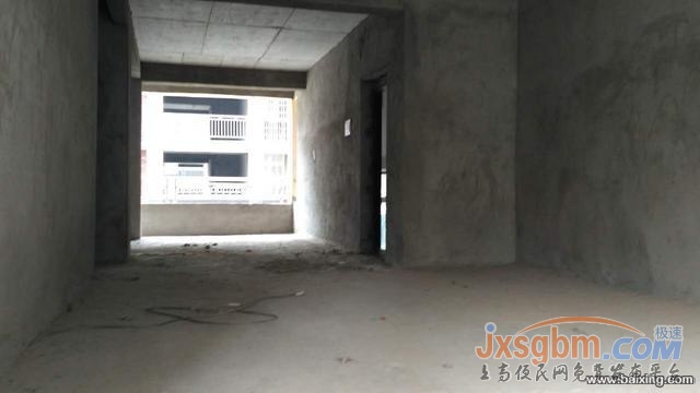 荣盛华府 3室2厅2卫 毛坯房