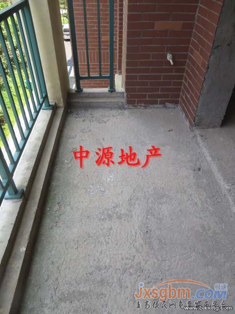 高盛欧锦名城，毛坯，带地面车库，已三通，边间！