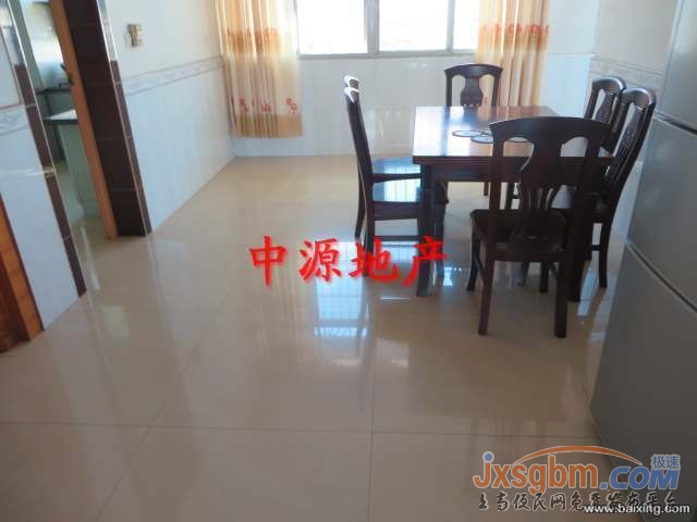上高和平路4楼，家具家电全配很多是新的，有地下室！