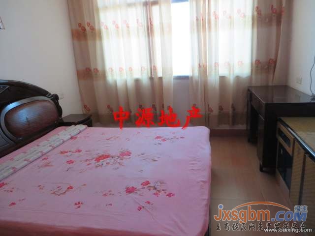 上高和平路4楼，家具家电全配很多是新的，有地下室！