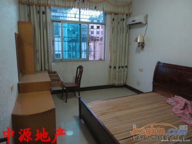 上高《四中附近》3楼，家具家电全配，好停车！