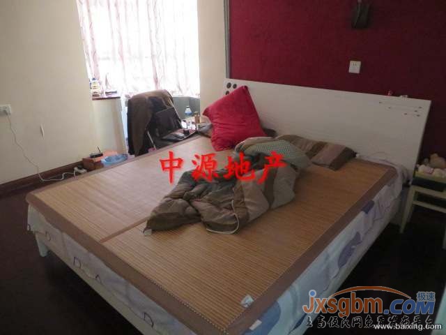上高新城区旁小区房5楼，硬装13万，产权车库23平