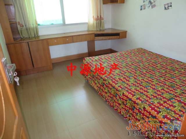 上高和平路4楼，家具家电全配很多是新的，有地下室！